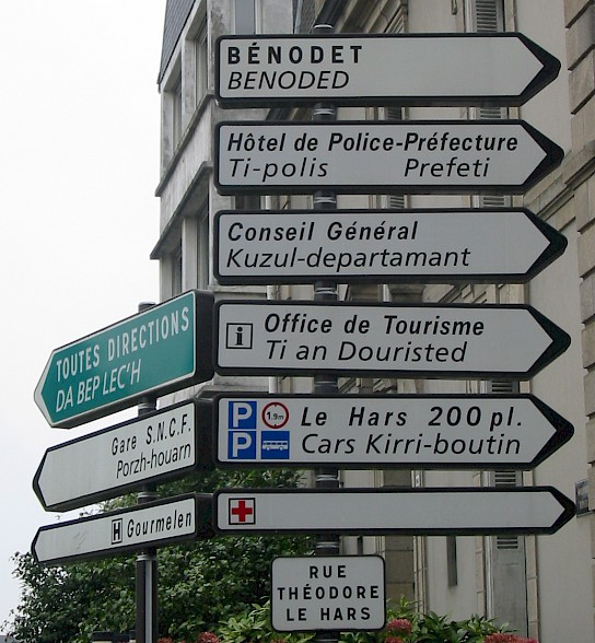 Signalisation bilingue à Quimper.